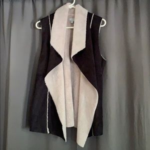 Suede vest with Sherpa lining